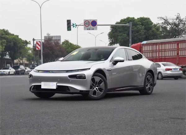 200-300Nm EV Sedan Car Xpeng P7 4wd Performance 2022 2023 Xpeng Motors P7i