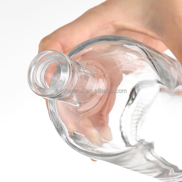 Directly Sell Customize Sealing Type Clear Empty Liquor Bottles for Brandy Whiskey Rum Gin