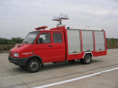 Caminhão de bombeiros de resgate leve IVECO 95KW 6 rodas para combate a incêndios de emergência