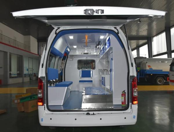 LHD/RHD Emergency Ambulances with 195/75R16LT Tires Drive Type 4x2 ambulance vehicle for sale