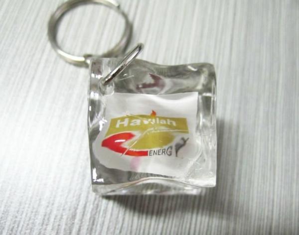 ice cube keychain with customers' logo as promotion gifts. beverage & beer  promotion gift