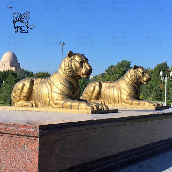 Bronze Lying Tiger Statues Metal Crafts Life Size Animal Sculpture Art Work Plaza Outdoor Decoration