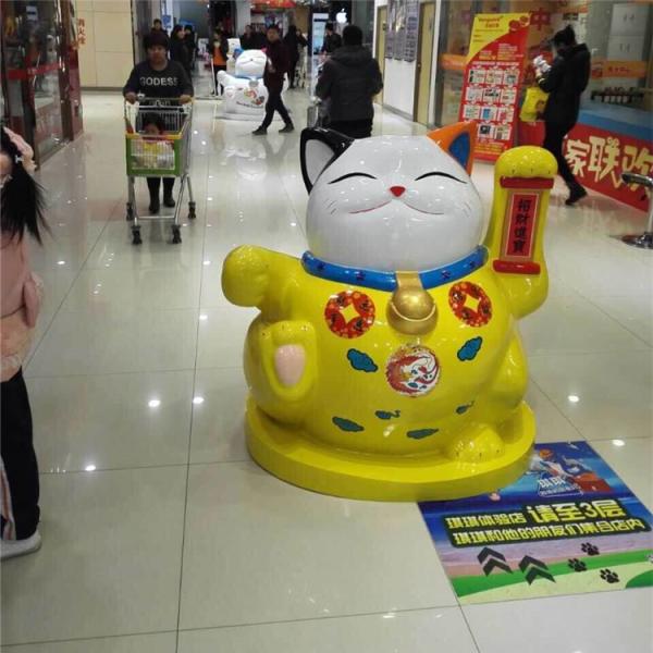 Japanese Style Hand Painting Fiberglass Lucky Cat Statue