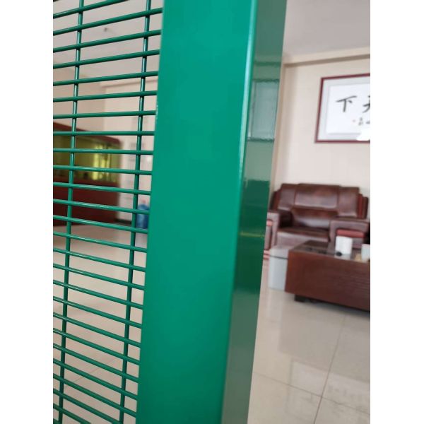 Powder Coated Finish 358 Anti Climb Design for Long Lasting Corrosion Resistance and Security