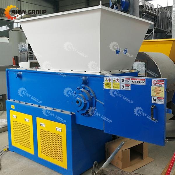 Déchiqueteuse à puits unique pour déchets solides en carton 380 V Apport d'énergie 200-1000 kg/h Capacité