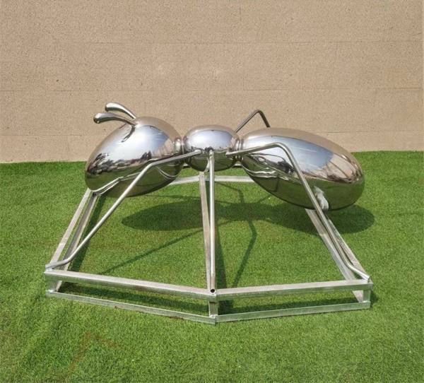 Stainless Steel Mirror Ant Sculpture To Figure Customization