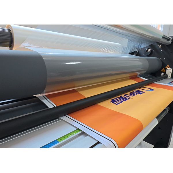 Máquina de laminación de pósteres con asistencia de calor y tablero de control de temperatura