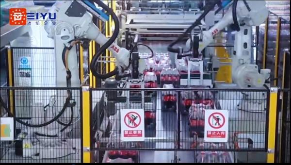 Bebidas carbonatadas de alta velocidad totalmente automáticas Paletizador de columna única para la línea de producción de Coca-Cola con estación de clasificación antes de la paletización