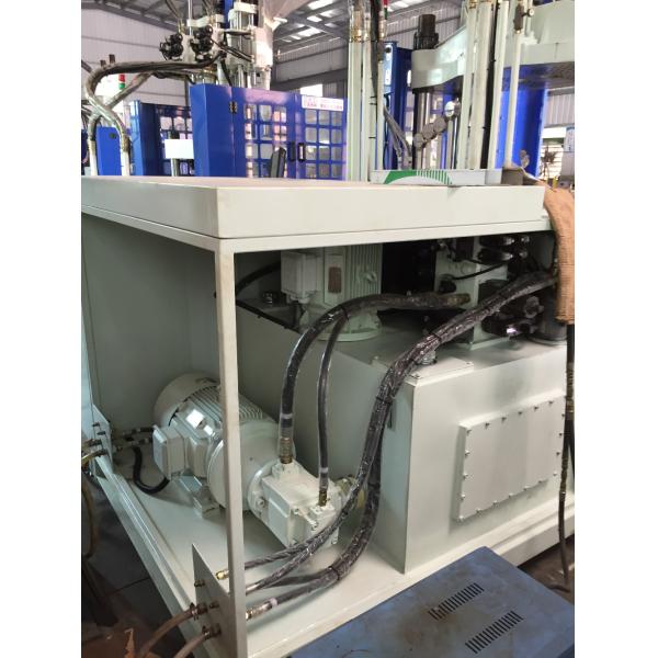 225T Вертикальная застежка Горизонтальная машина для формования инжекцией ISO9001