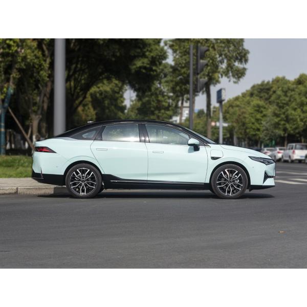 Компактные седаны P5 Xpeng электрического автомобиля седана белые умные роскошные электрические