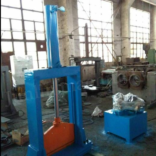 XQL-160 Machine de découpe hydraulique de balles de caoutchouc 7,5 kW contrôlée par automate