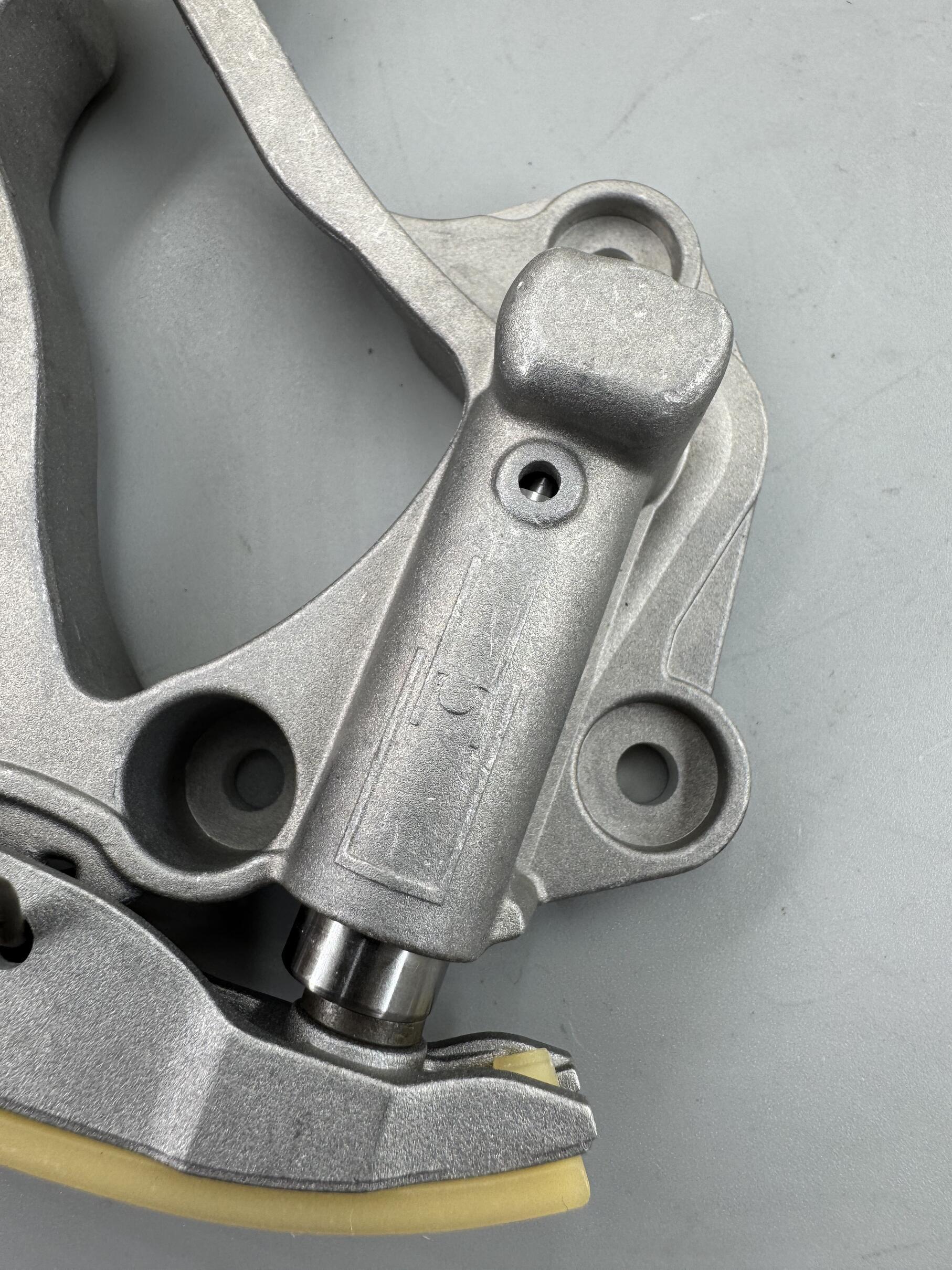 One stop shop camshaft chain tensioner 06E109218AJ for 2.8 3.0T