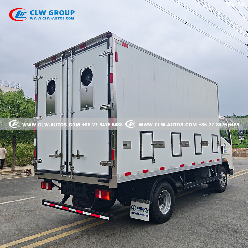 HOWO 4X2 4.2m Day-Old Chick Transport Truck with 20,000 Chick Capacity and Hanxue L-Z560 Refrigeration Unit