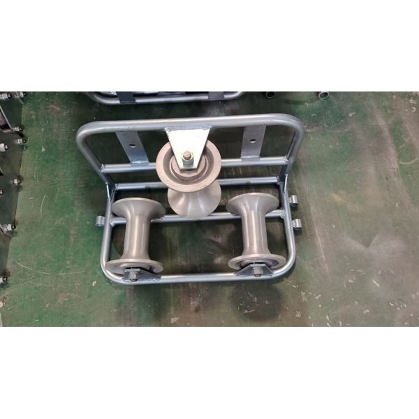 10kN Heavy-Duty Galvanized Aluminum Triple Corner Cable Guide Roller for Smooth Cable Installation