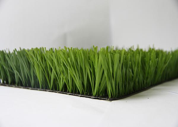 O futebol de salvamento da água ostenta os tapetes artificiais da grama com resistência de abrasão