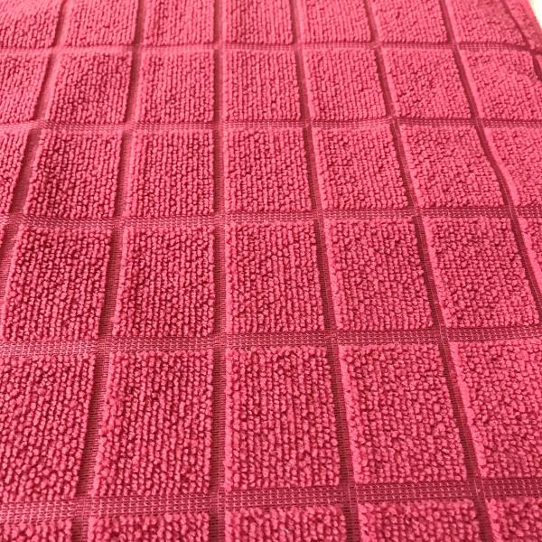 Hot saled red grid 100% polyester square micrfiber small towels with white mesh for house keeping