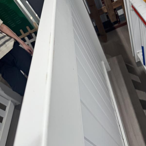 Installation Friendly White Plastic Privacy Fence Durable Column 2590mm