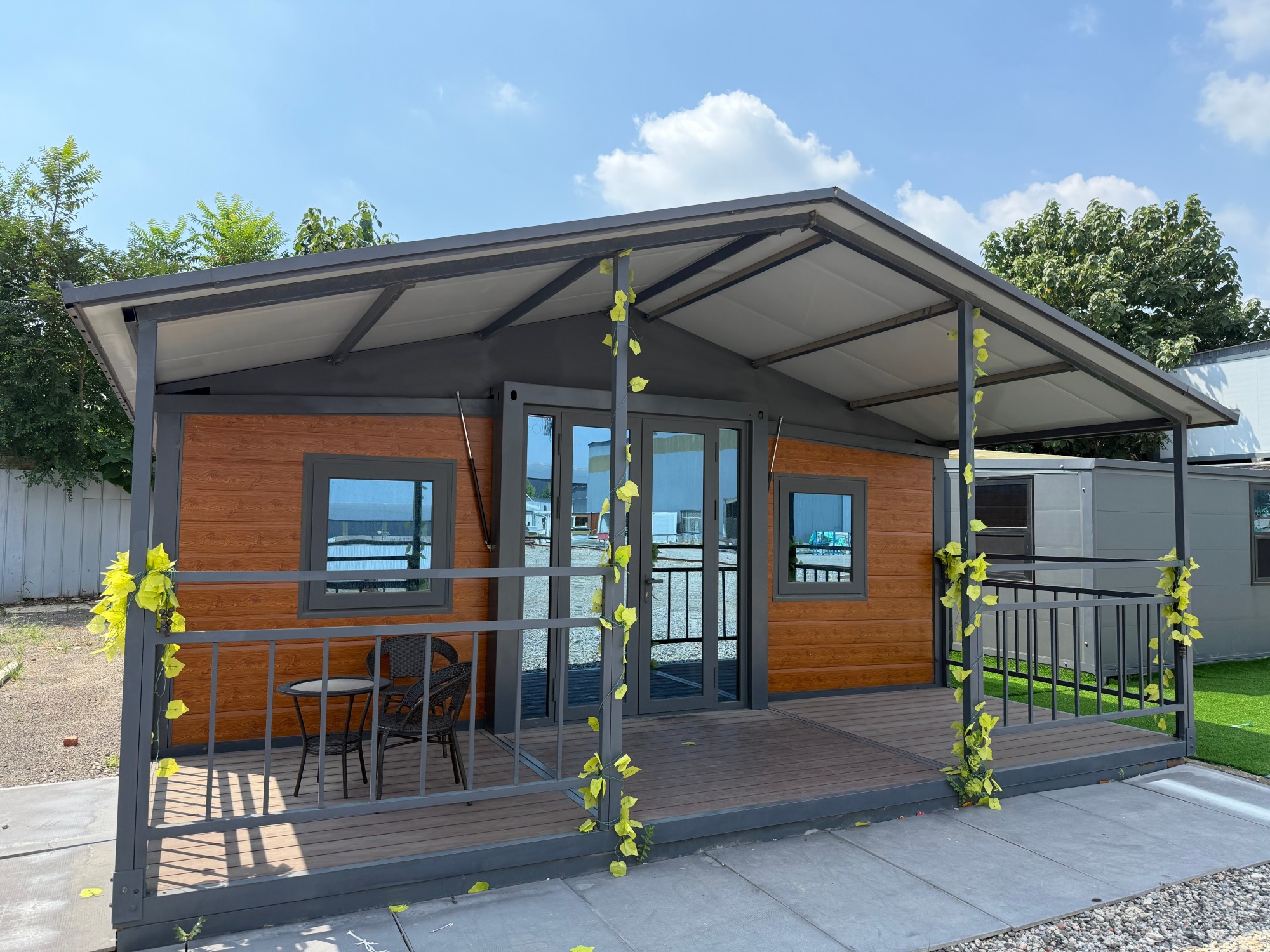 Manufactory Direct Luxury Tiny House Container Quick Assembly and Space Optimization for Workshops Multi-Functional Waterproof