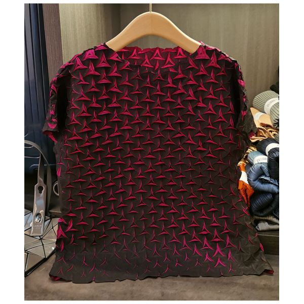 New Set of Natural Waist Summer Women Plus Size Slim T-shirt + Half Skirt Pleated 3d Set