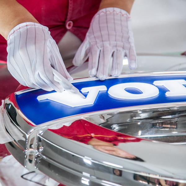 Volvo Round outdoor vacuum forming 3D car logo Illuminated LED Acrylic Auto Signage