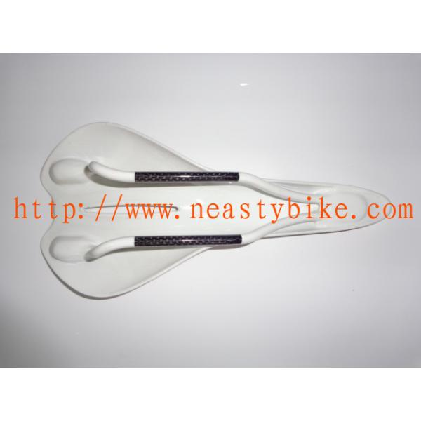 SA-NT10 bicycle parts carbon fiber saddle  road saddle in color white ane red