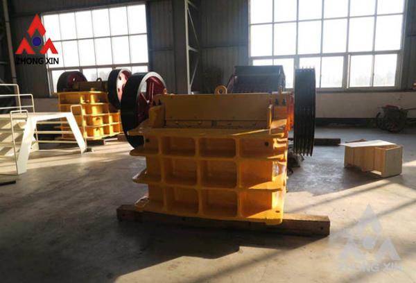 Mini steel stone crusher, PE jaw crusher, small scale rock crushing machine price