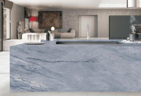 Plaques de pierre sintrée gris 160x320cm pour le salon