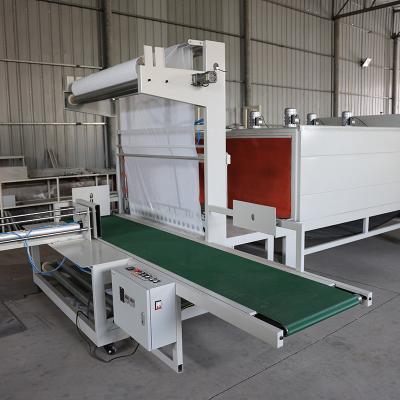 Automatic Cuff Style Heat Shrink Packaging Machine 220V Power Supply PLC Control