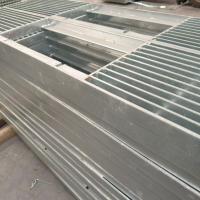 Hot-Dip Galvanized Stainless Steel Grating Corrosion Resistant Protective Ventilation Outdoor Roofing Walkways