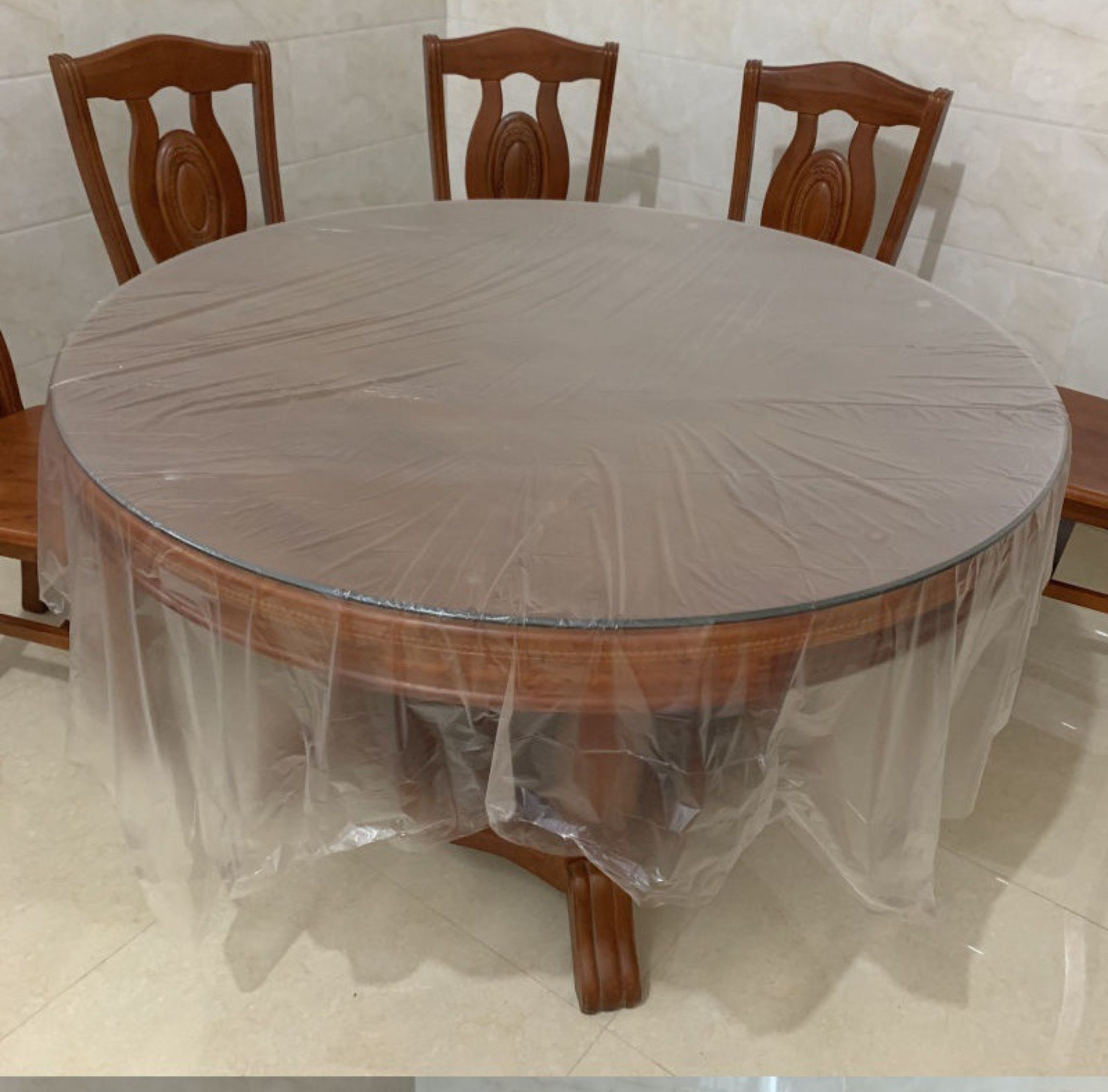 PE Cover Disposable Tablecloth for Dust Proof and Oil Proof Protection in Household