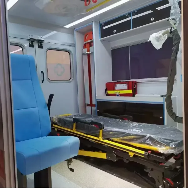 All Driven Diesel 4X4 Van Cargo Model Isuzu Isolation Ambulance