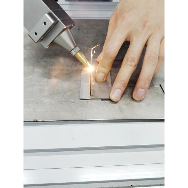 Handheld 1000W 1500W 2000W Laser Welder For Metal Products