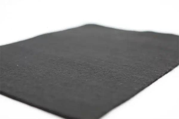 Black Color Staple Fiber Nonwoven Polypropylene Geotextiles 155g Foundation Reinforce