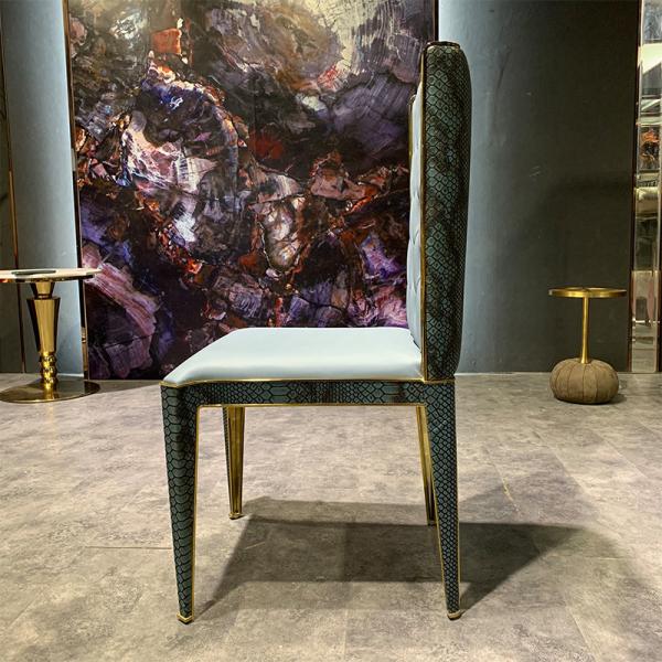 O jantar moderno luxuoso do estilo do botão preside a cadeira de jantar de couro adornada europeia de 0.53m