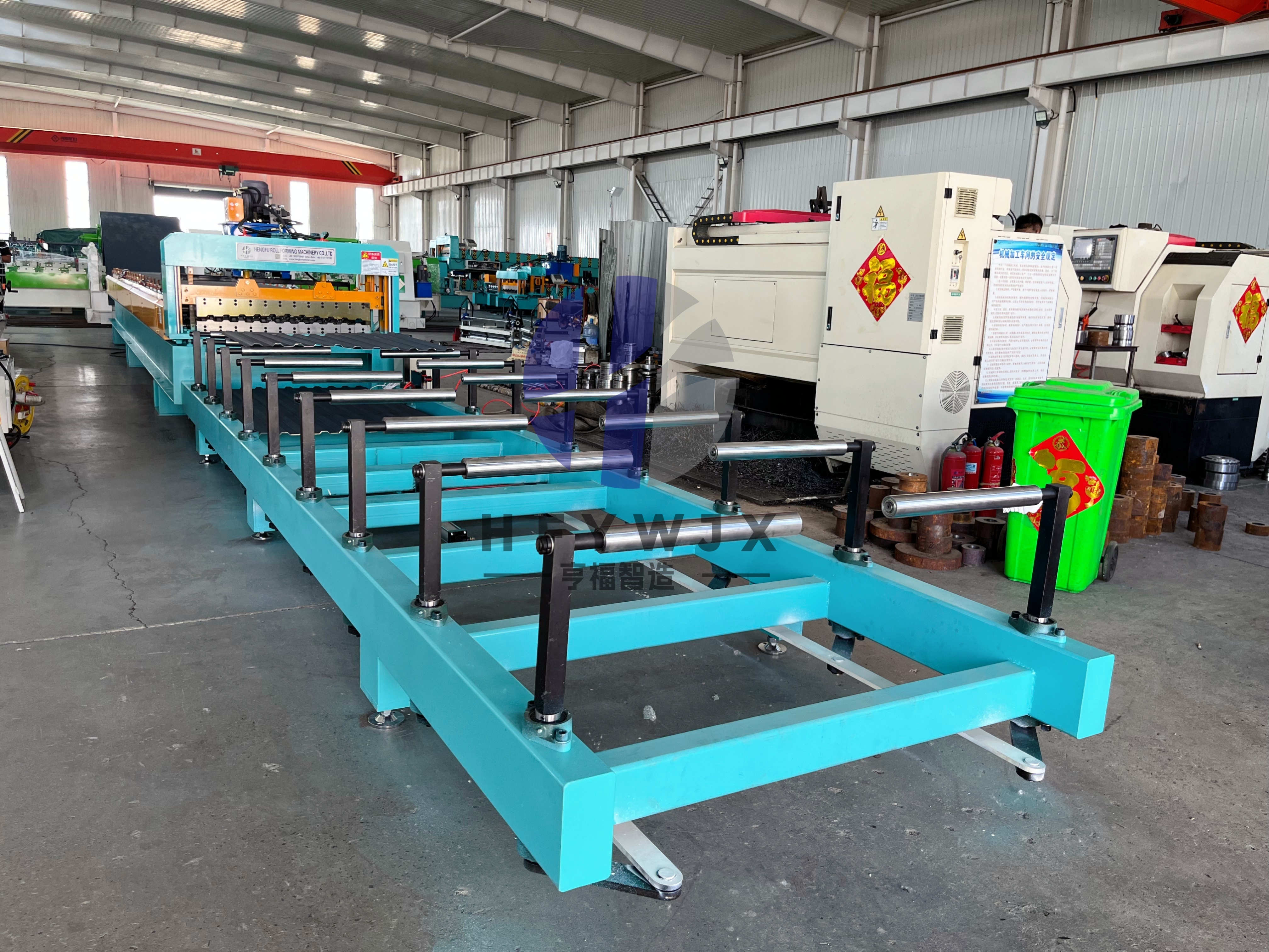 High Speed 30m/min C16 Roof Panel Roll Forming Machine with Double Linear-Guide Hydraulic Cutting and 23 Rows Rollers