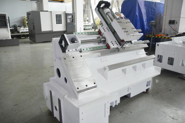 AT-363MY シングルスピンドル Y 軸 長軸精密磨削用の尾筋付き CNC ターン