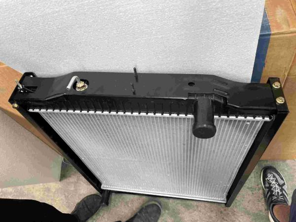 DZ9112532888 Radiateur Shacman Pièces de camion F2000 F3000