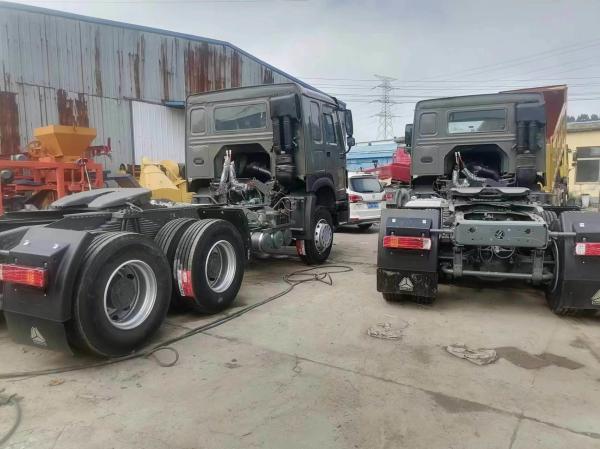 Sinotruk HOWO 6*4 caminhão-trator com transmissão manual em excelente estado