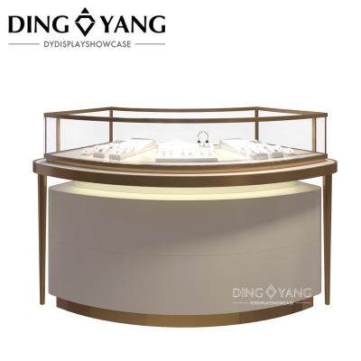 Fashion Curve Jewellery Display Showcases Beautiful Firm Structure With Highly Transparent Tempered Glass