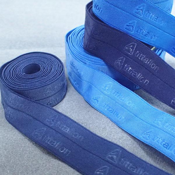 O sutiã elástico tecido de nylon do jacquard prende com correias para a roupa