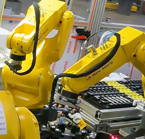 High Protection FANUC M-20iB/35S Payload 35kg Compact Design Small Space 6 Axis Industrial Robot Assembly Dispensing
