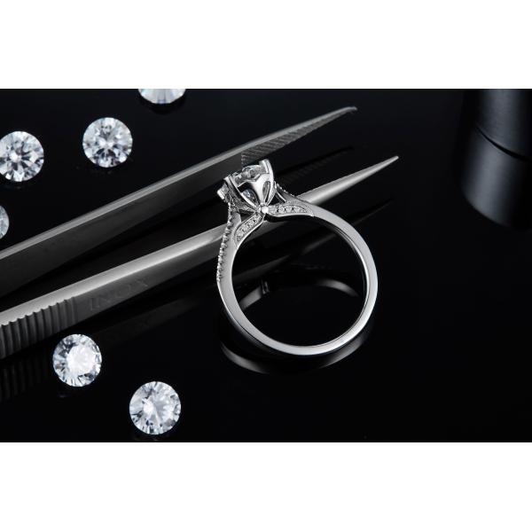 Минималистские изготовленные на заказ обручальные кольца Moissanite диаманта обещают кольцам для женщин