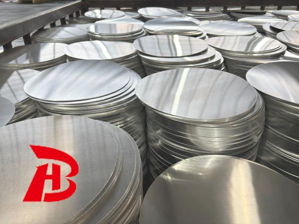 1 Série feuille de cercle d'aluminium finition surface de traitement lisse Aucune marque de roulement