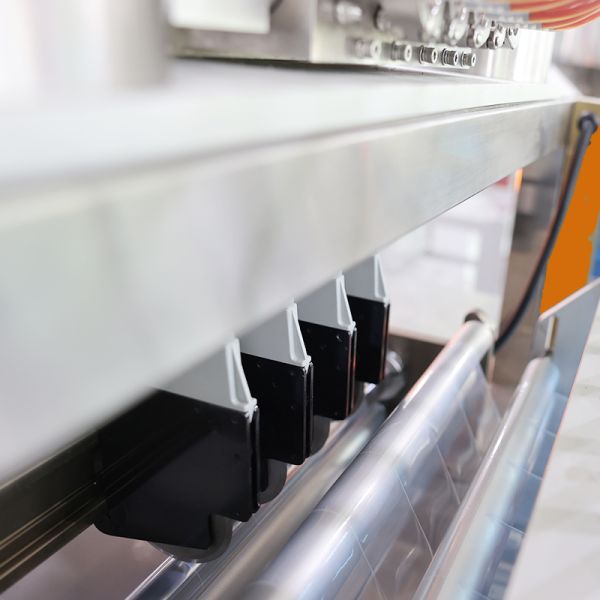 High Efficient Multi Lanes Popsicle Making Machine Liquid Pure Water Honey Juice Ice Lolly Packaging Filling Machine