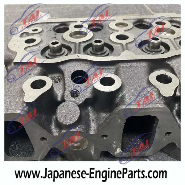 Головки цилиндра литого железа 4D31 серого цвета автомобильные для Мицубиси Fuso