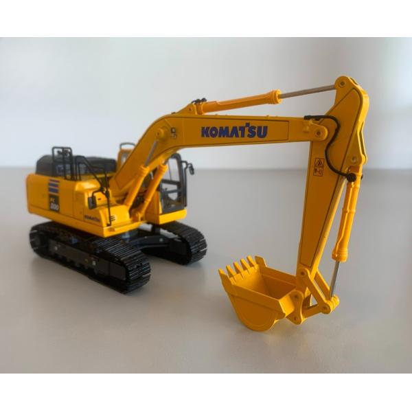 KOMATSU PC200-11MO 143 Scale Die-Cast Alloy Excavator Model Limited Collector Replica