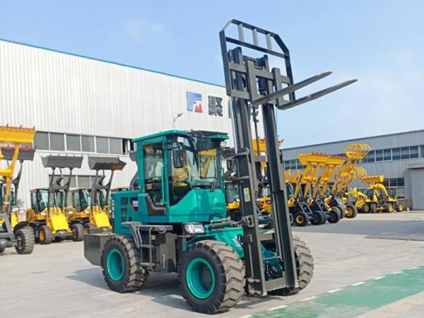 Durable off-road forklift truck 4.5ton 4x4 rough terrain forklift truck price