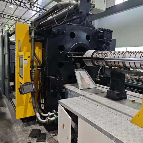 BU1000 Two Platen Injection Molding Machine Servo Motor Horizontal