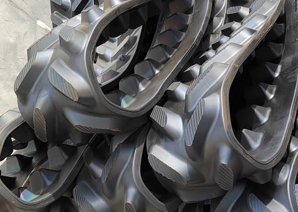 rubber track 300X127X32 for Tractor M8540,3C878-49010