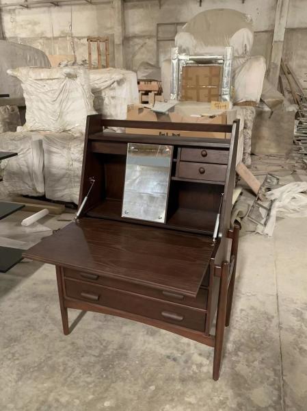 Bedroom Wooden Makeup Vanity Desk Retro Luxury Dressing Table With Mirror